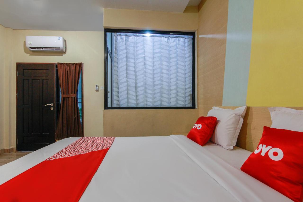 Capital O 3476 Millenium Inn Medan Exterior photo